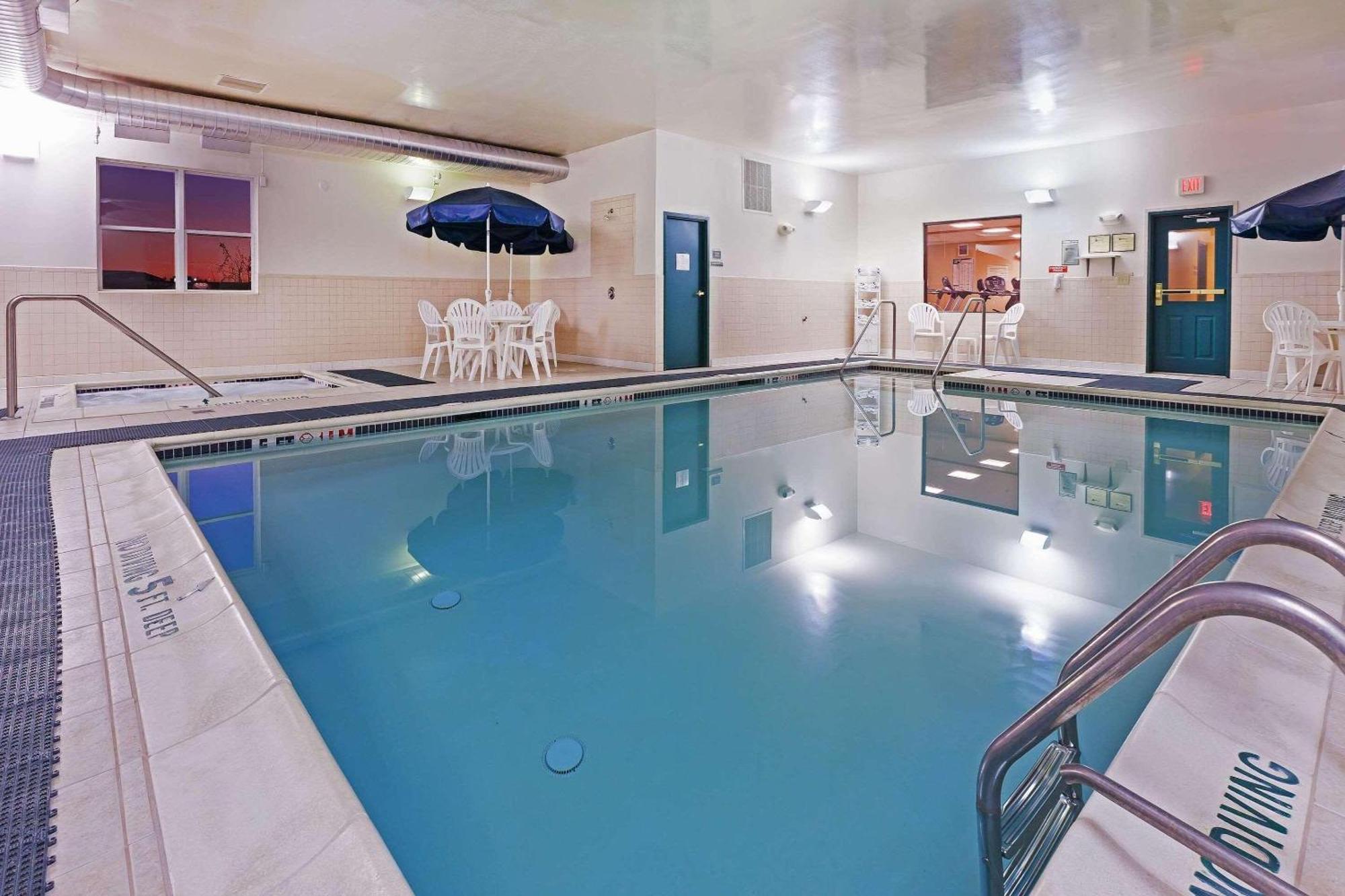 Country Inn & Suites By Radisson, Chambersburg, Pa Luaran gambar